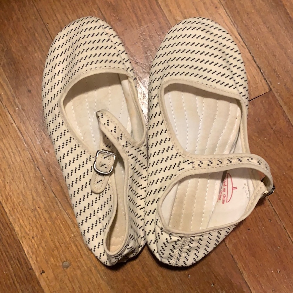Urban outfitters Mary Jane flats